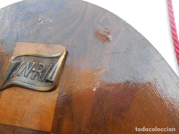 Antig&uuml;edades: crucifijo sobre madera - Foto 3
