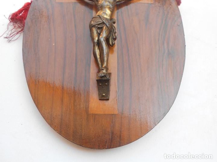 Antig&uuml;edades: crucifijo sobre madera - Foto 8