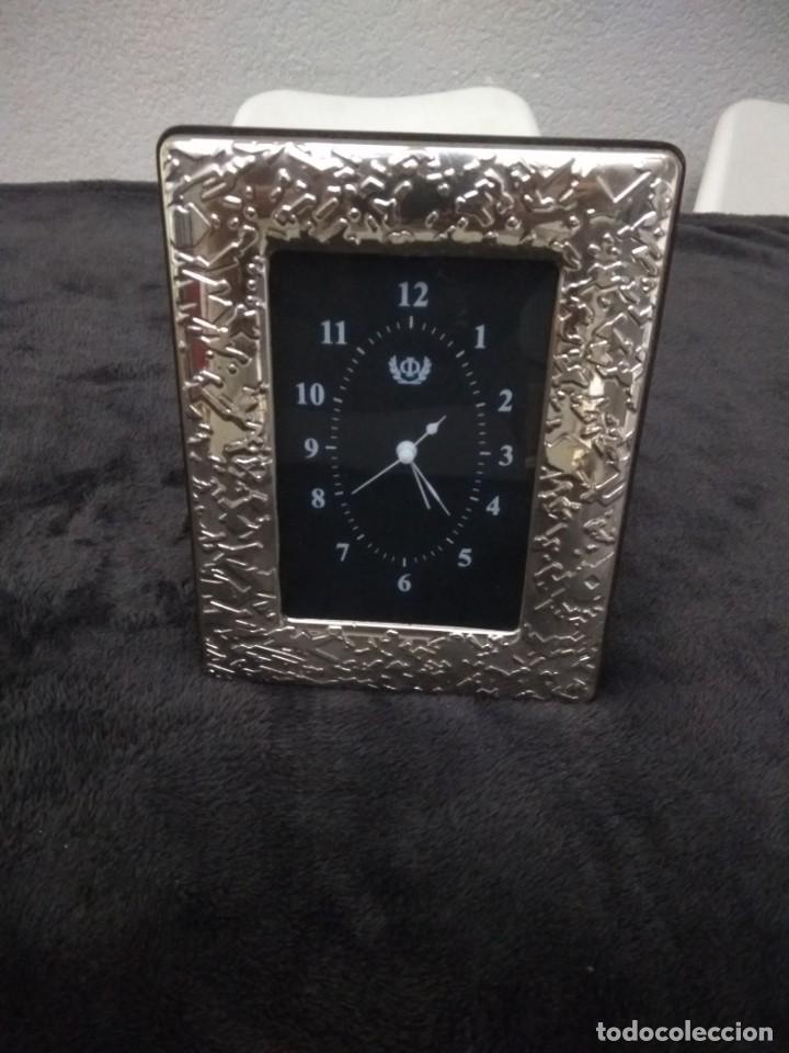Antig&uuml;edades: Reloj en plata - Foto 1