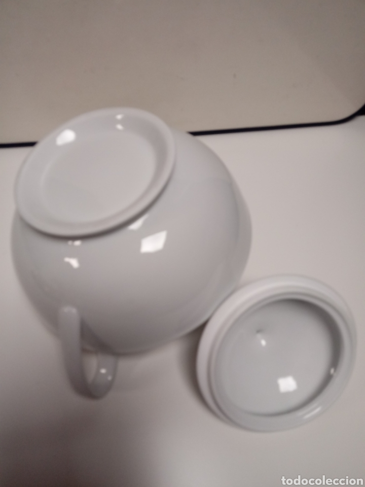 Antig&uuml;edades: Sopera de porcelana blanca - Foto 3