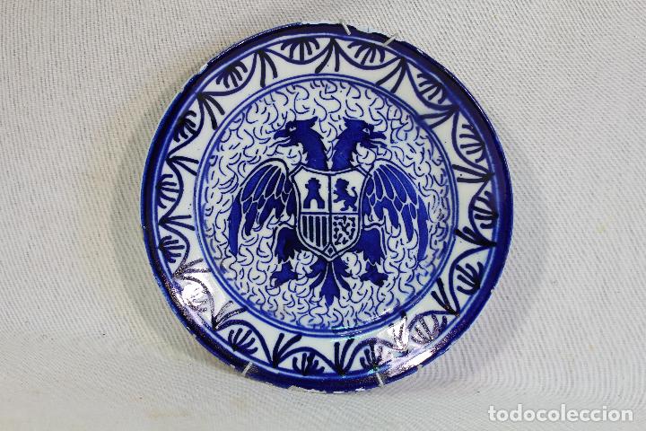 Antig&uuml;edades: plato azul manises - Foto 3