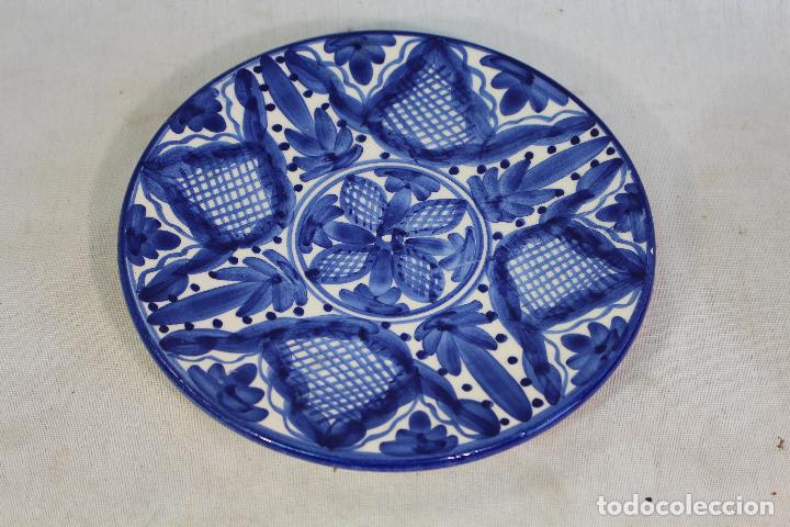 Antig&uuml;edades: plato azul manises - Foto 1