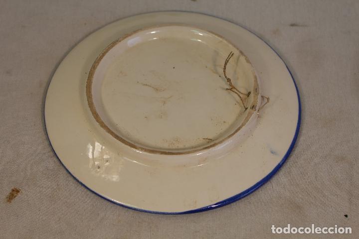 Antig&uuml;edades: plato azul manises - Foto 2