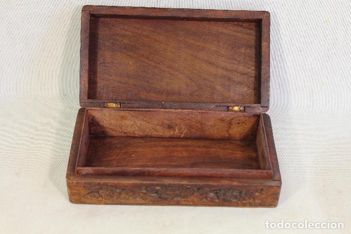Antig&uuml;edades: caja de madera con incrustaciones de hueso - Foto 2
