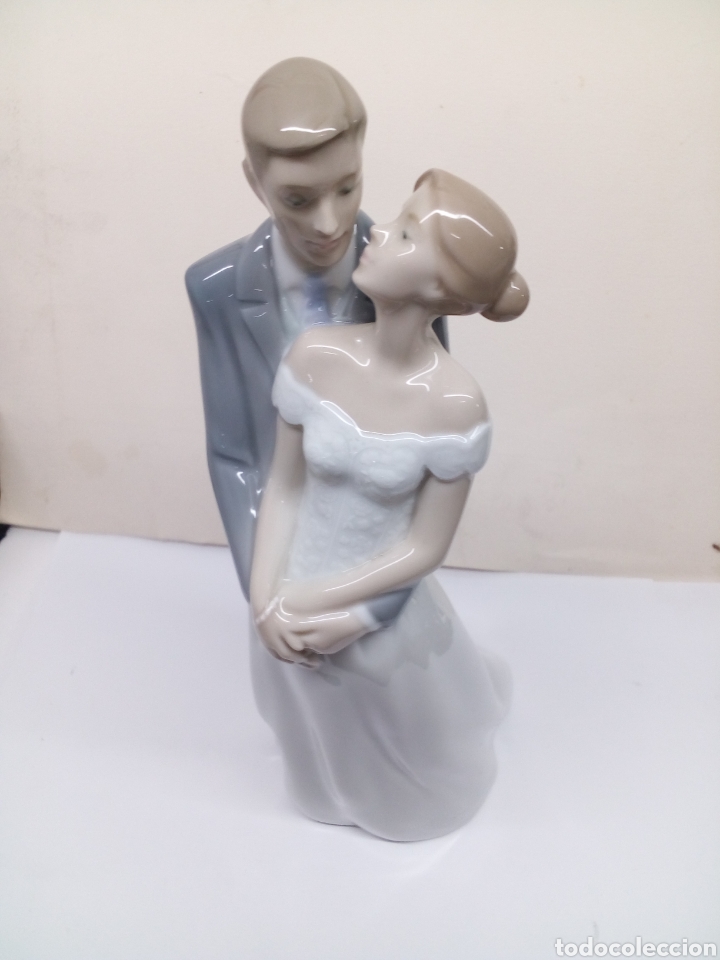 Antig&uuml;edades: Figura enanorados Nao Lladro