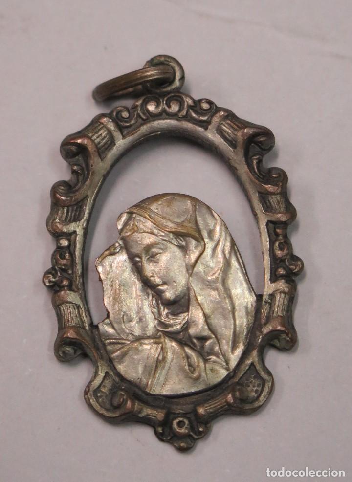 Antig&uuml;edades: MEDALLA CALADA VIRGEN DE SOLEDAD - Foto 1
