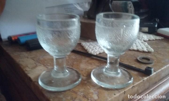Antig&uuml;edades: copas de licor - Foto 1
