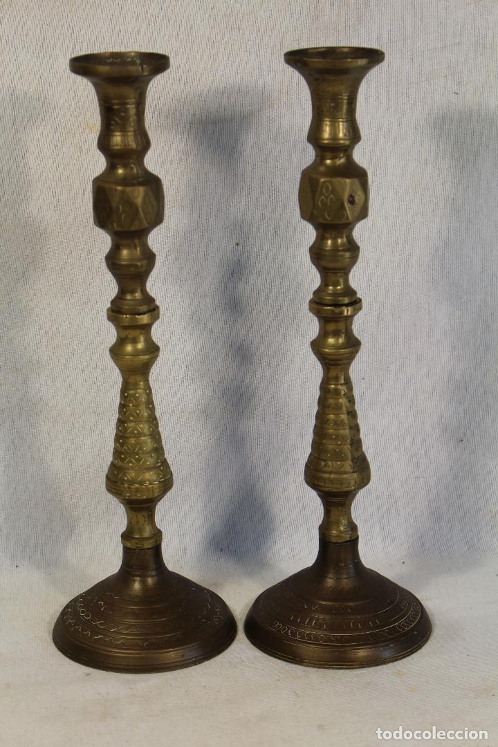 Antig&uuml;edades: pareja de candeleros candelabros en bronce - Foto 1
