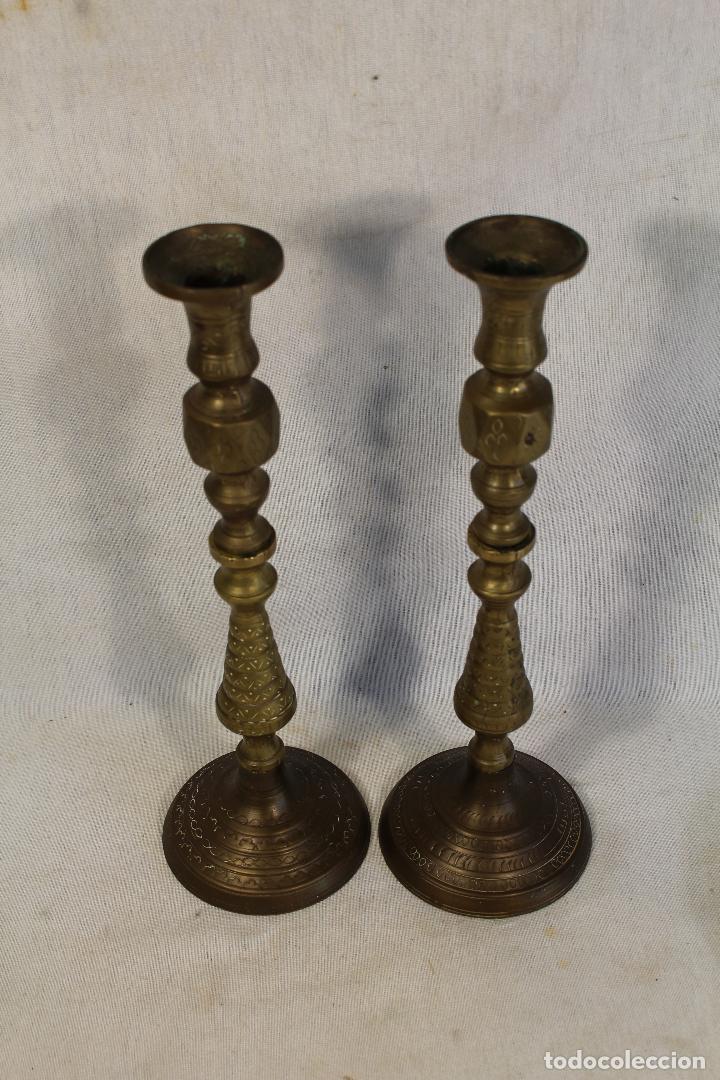 Antig&uuml;edades: pareja de candeleros candelabros en bronce - Foto 4