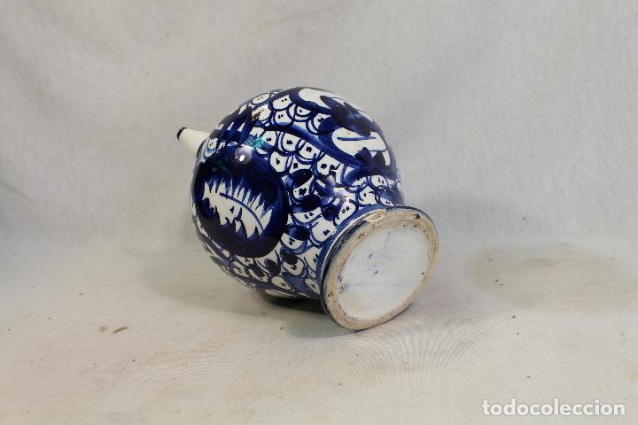 Antig&uuml;edades: botijo antiguo azul de manises - Foto 3