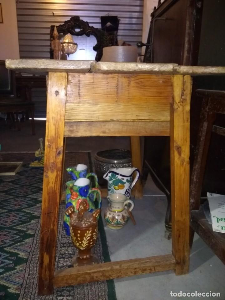 Antig&uuml;edades: Mesa tocinera con cajon, PP siglo XX - Foto 6