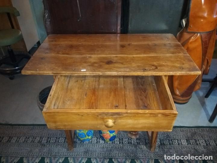 Antig&uuml;edades: Mesa tocinera con cajon, PP siglo XX - Foto 2