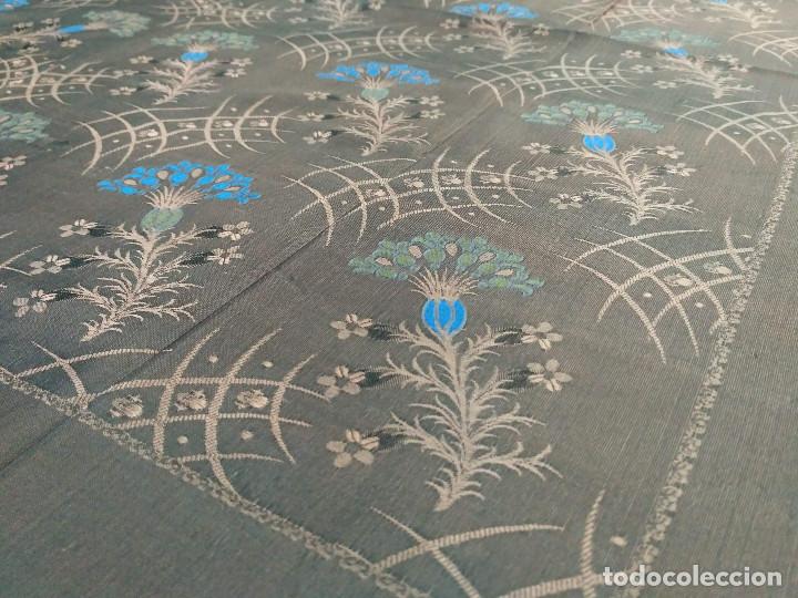 Antig&uuml;edades: Pa&ntilde;uelo brocado en seda - Foto 2