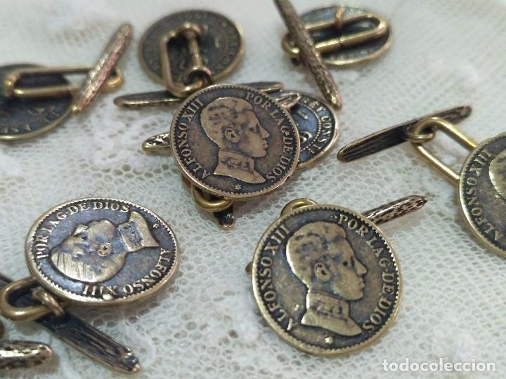 Antig&uuml;edades: Bot&oacute;n de lat&oacute;n con asa y pasador. - Foto 4