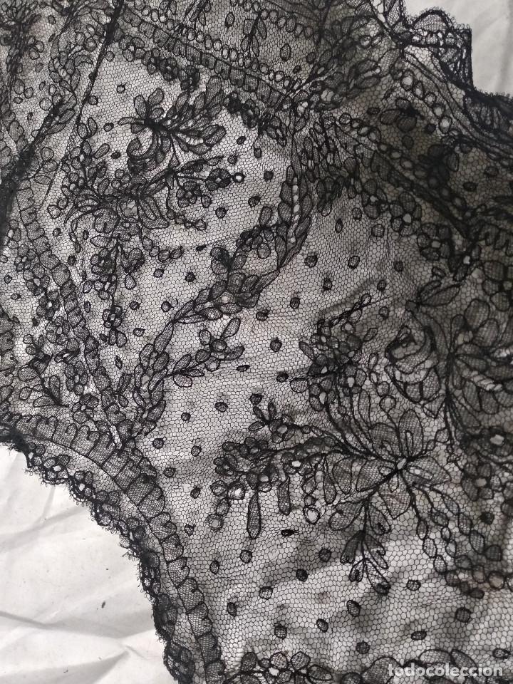 Antig&uuml;edades: mantilla encaje negra - Foto 4
