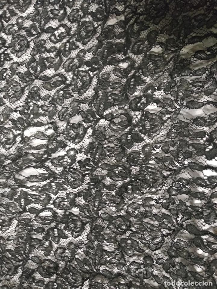 Antig&uuml;edades: mantilla, pieza negra antigua - Foto 4
