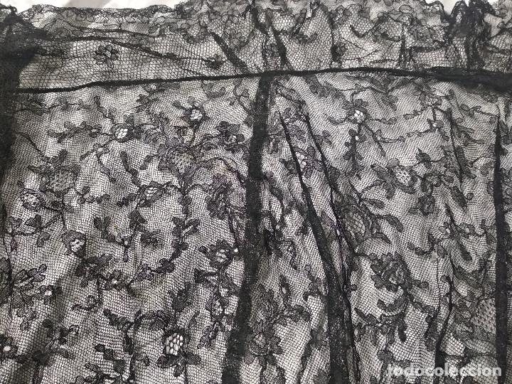 Antig&uuml;edades: Gran mantilla negra ppio XX - Foto 6