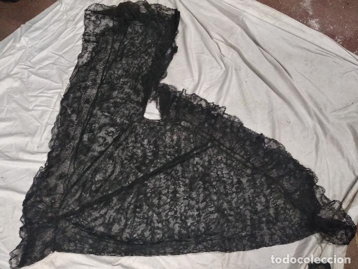 Antig&uuml;edades: Gran mantilla negra ppio XX - Foto 9