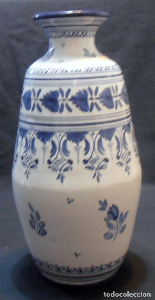 Antig&uuml;edades: JARRON DE TALAVERA, CON MARCA EN LA BASE, 33 CM DE ALTO - Foto 1