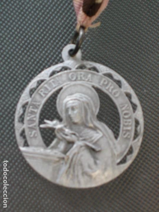 Antig&uuml;edades: Dos medallas religiosas - Foto 2