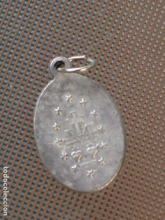 Antig&uuml;edades: Dos medallas religiosas - Foto 5