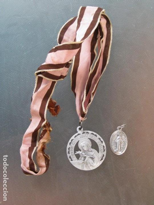 Antig&uuml;edades: Dos medallas religiosas - Foto 1