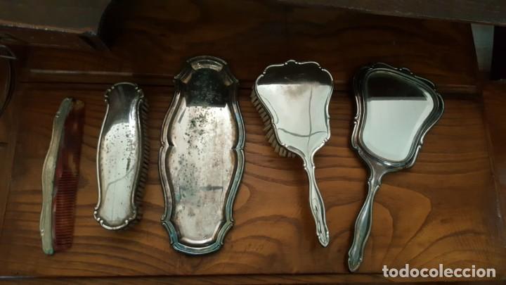 Antig&uuml;edades: Juego de tocador de alpaca. - Foto 1