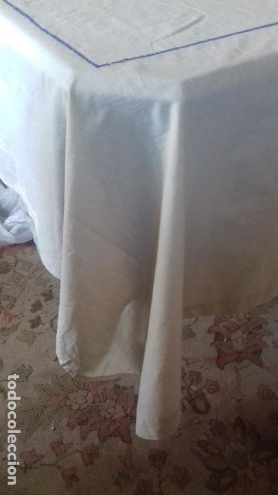 Antig&uuml;edades: MANTEL COLOR BEIG SIN TERMINAR DE BORDAR. - Foto 10