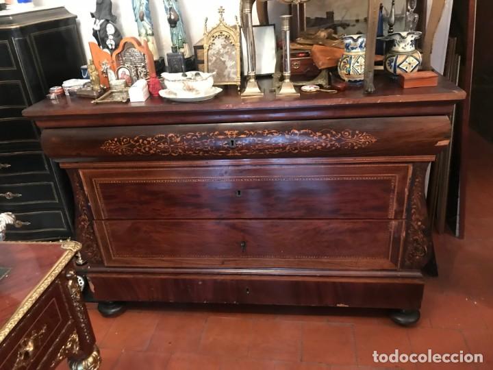 Antig&uuml;edades: EXCEPCIONAL COMODA FERNANDINA, CON MARQUETERIA - Foto 1