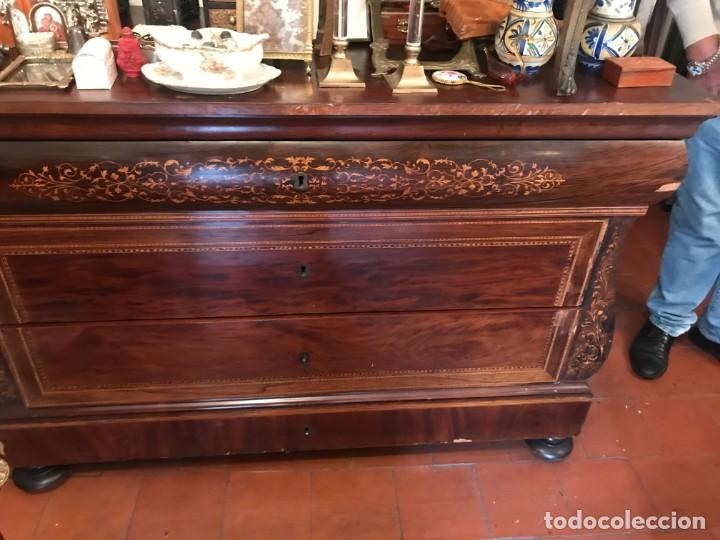 Antig&uuml;edades: EXCEPCIONAL COMODA FERNANDINA, CON MARQUETERIA - Foto 2