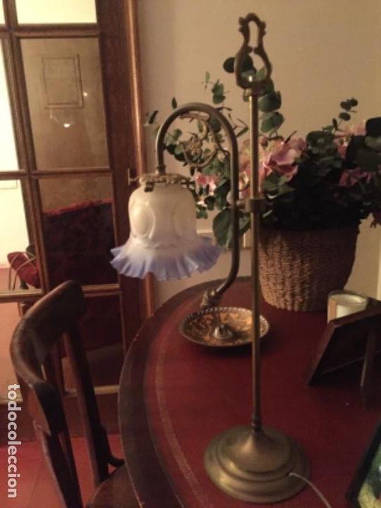 Antig&uuml;edades: Lampara de mesa con tulipa art dec&oacute; - Foto 2