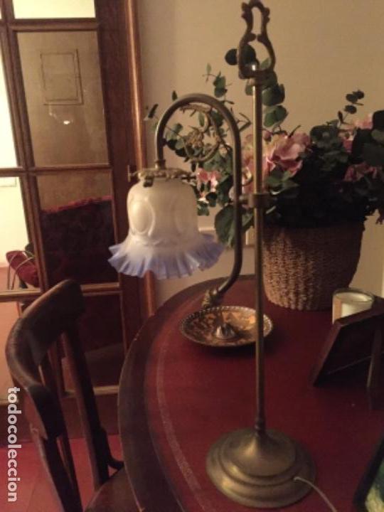Antig&uuml;edades: Lampara de mesa con tulipa art dec&oacute; - Foto 3
