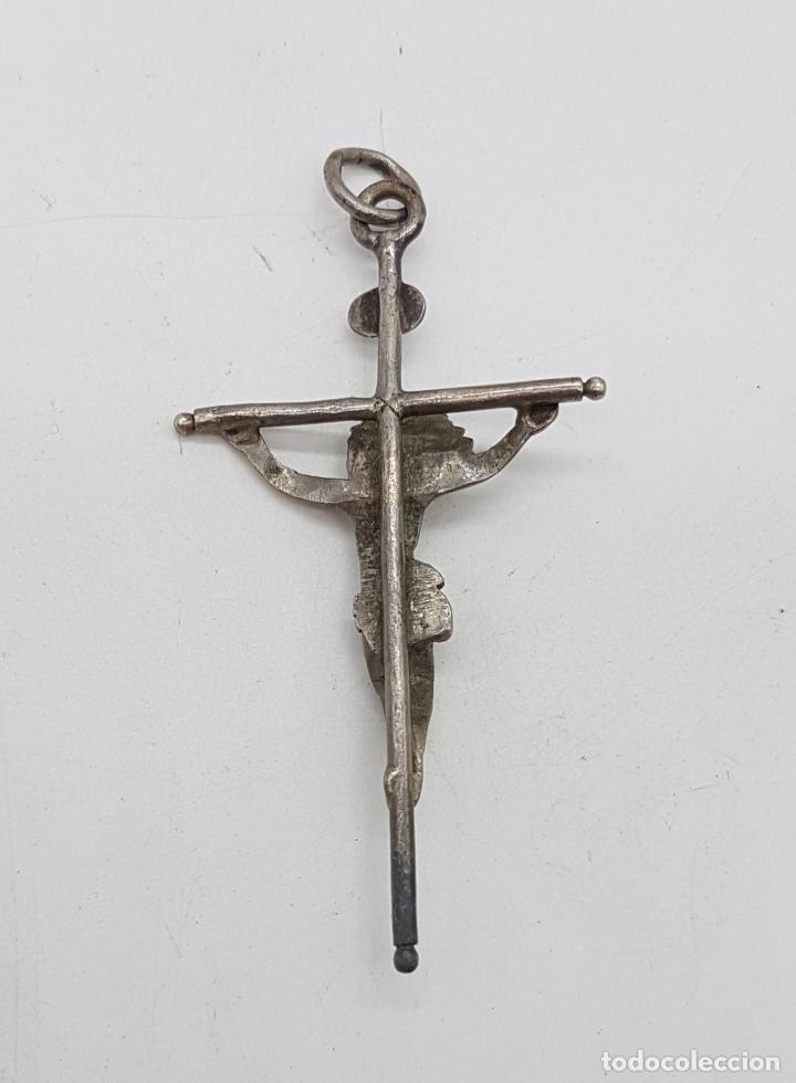 Antig&uuml;edades: Crucifijo antiguo en plata de ley . - Foto 5