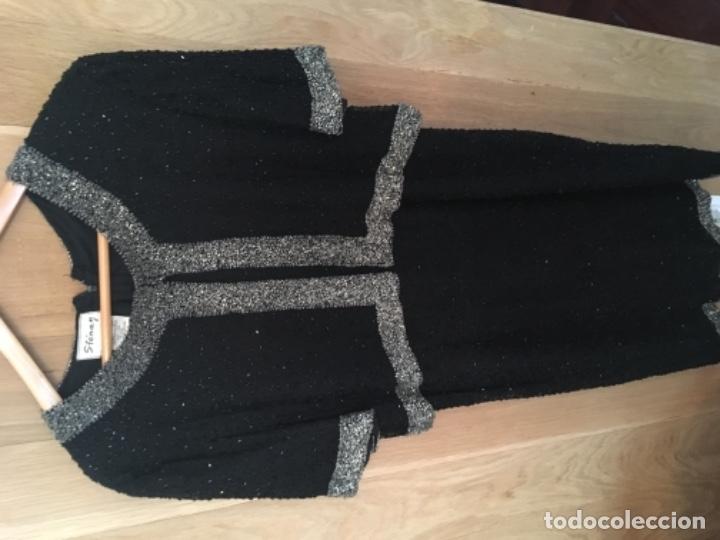 Antig&uuml;edades: Vestido de seda natural con abalorios. - Foto 2