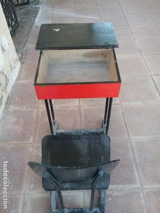 Antig&uuml;edades: Pupitre de escuela. - Foto 2
