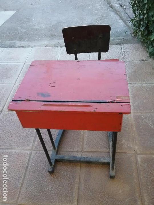 Antig&uuml;edades: Pupitre de escuela. - Foto 3