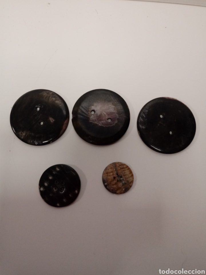 Antig&uuml;edades: Lote 5 botones de nacar - Foto 2