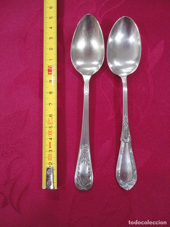 Antig&uuml;edades: Dos cucharillas de postre en alpaca - Foto 1