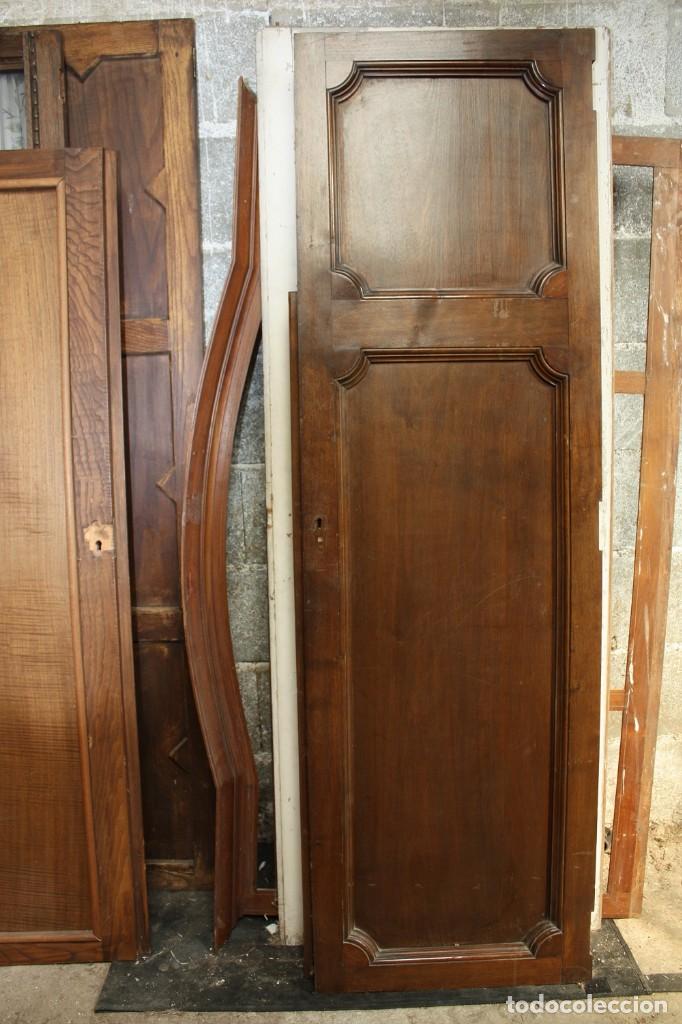 Antig&uuml;edades: Pareja de puertas en madera de nogal. - Foto 1