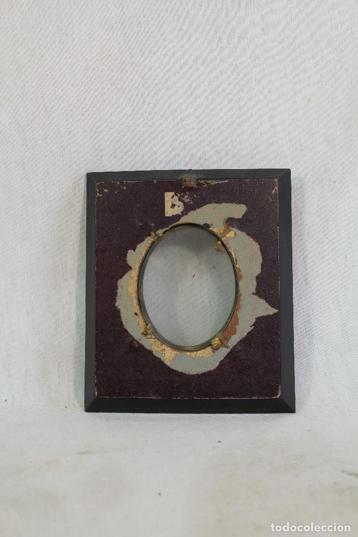 Antig&uuml;edades: cuadro marco oval en madera con marqueteria - Foto 2