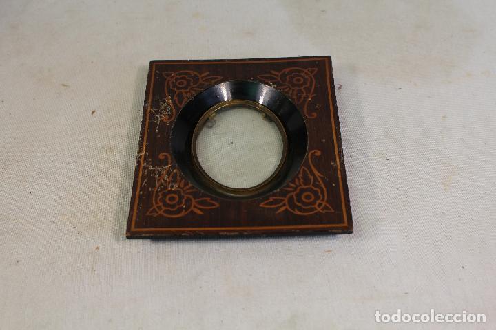 Antig&uuml;edades: cuadro marco oval en madera con marqueteria - Foto 3