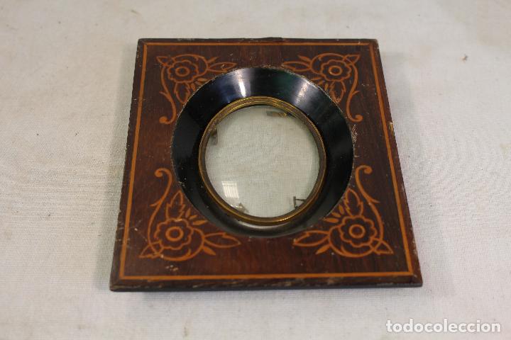Antig&uuml;edades: cuadro marco oval en madera con marqueteria - Foto 2