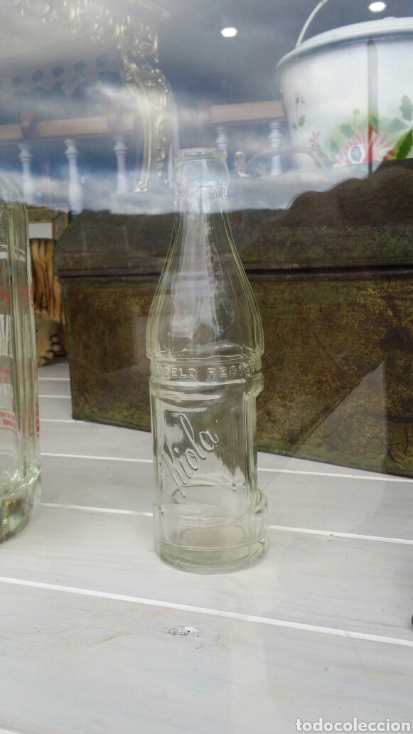 Antig&uuml;edades: Antigua botella de Cola Kiola - Foto 1