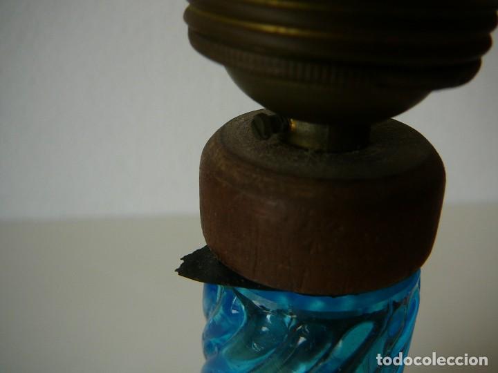 Antig&uuml;edades: Antigua botella adaptada como l&aacute;mpara. Botella electrificada. - Foto 5