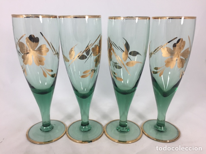 Antig&uuml;edades: Lote de 4 copas de cristal con filo y detalles dorados