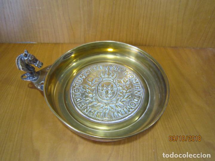 Antig&uuml;edades: Antiguo Recipiente en metal - Foto 1