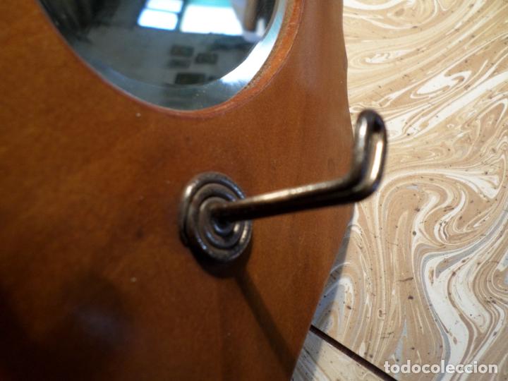Antig&uuml;edades: ESPEJO CUELGA LLAVES - Foto 4