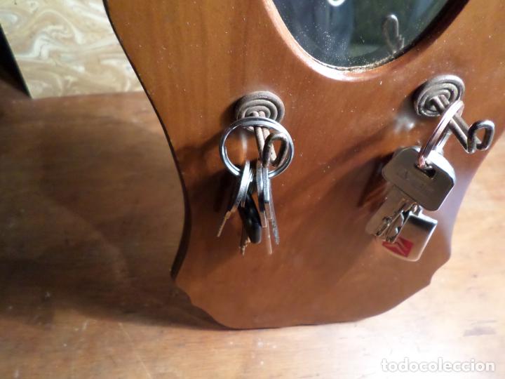 Antig&uuml;edades: ESPEJO CUELGA LLAVES - Foto 7