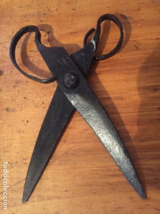 Antig&uuml;edades: Tijeras antiguas, 30 cms - Foto 1