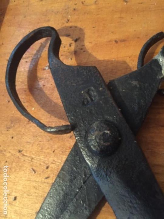 Antig&uuml;edades: Tijeras antiguas, 30 cms - Foto 5